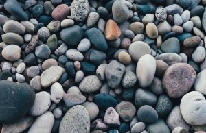 Doğanın İki Güçlü Enerjisi: Kristal Kuvars Kalp Kolye ve Ateş Akiği Kolye boleyncrystal4